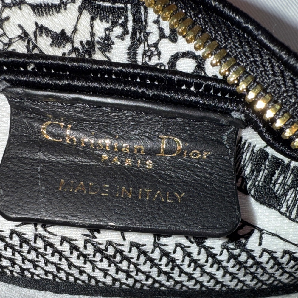Black and White cosmetic Pouch - Picture 8 of 13
